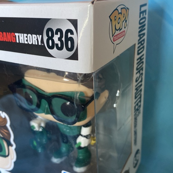 Leonard Hofstadter as Green Lantern “Big Bang Theory” Exclusive Funko POP! -NIB! - Picture 2 of 2